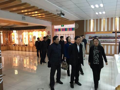 leyu乐鱼专家组赴延吉市开展“中小学校长高级研修班”实地指导