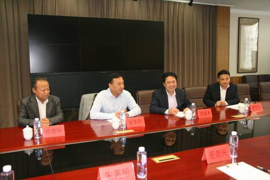 教育部社会科学司司长张东刚到leyu乐鱼调研