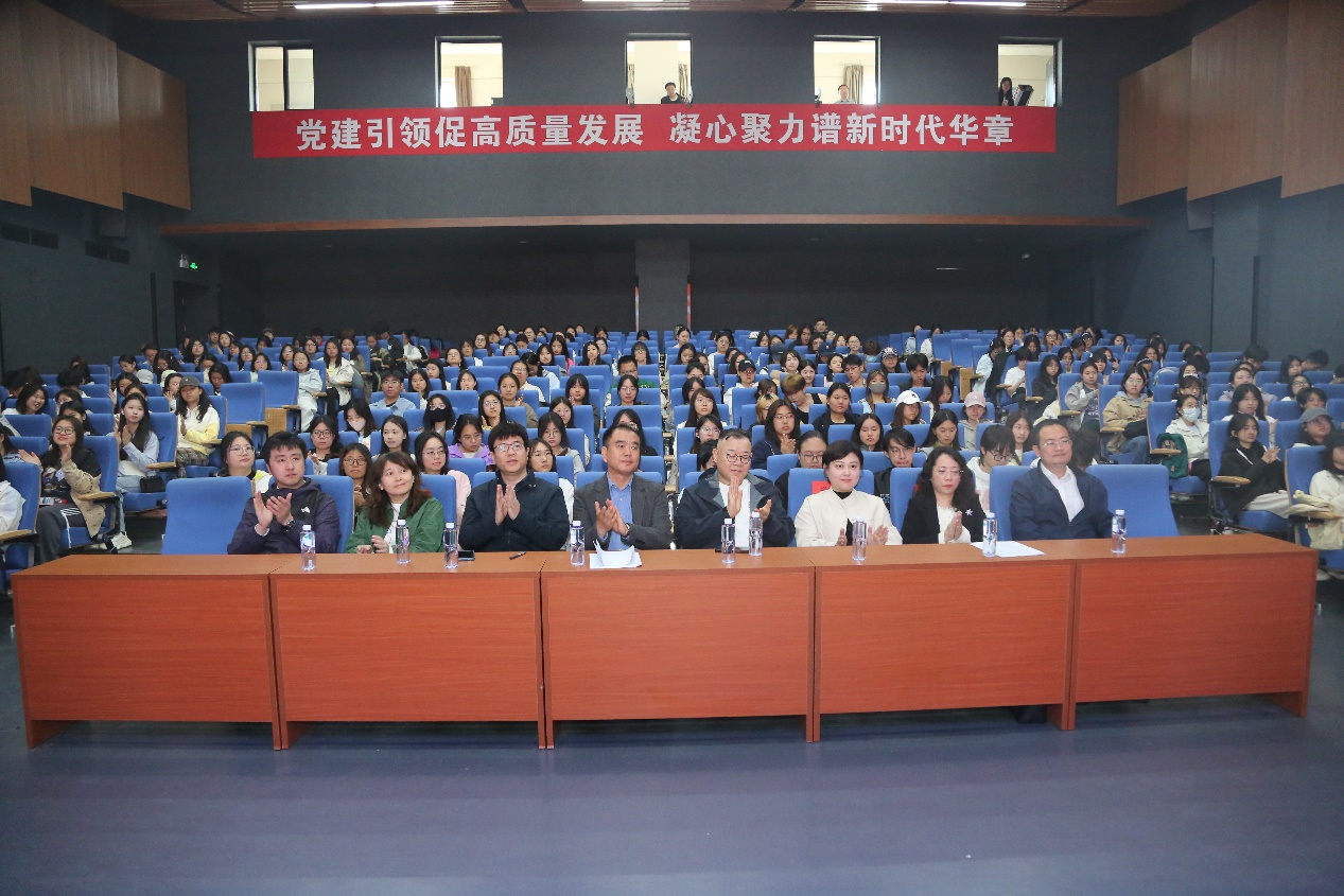 leyu乐鱼“行阅山海，品知滨城”2026年读书季活动一一阅读时光篇暨郝岩《好好的时光》读者分享会成功举行